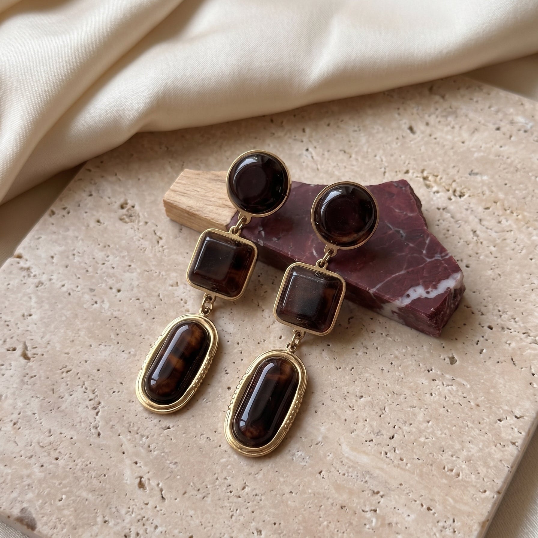 Tess — Boucles d'oreilles Géométriques Ambrées