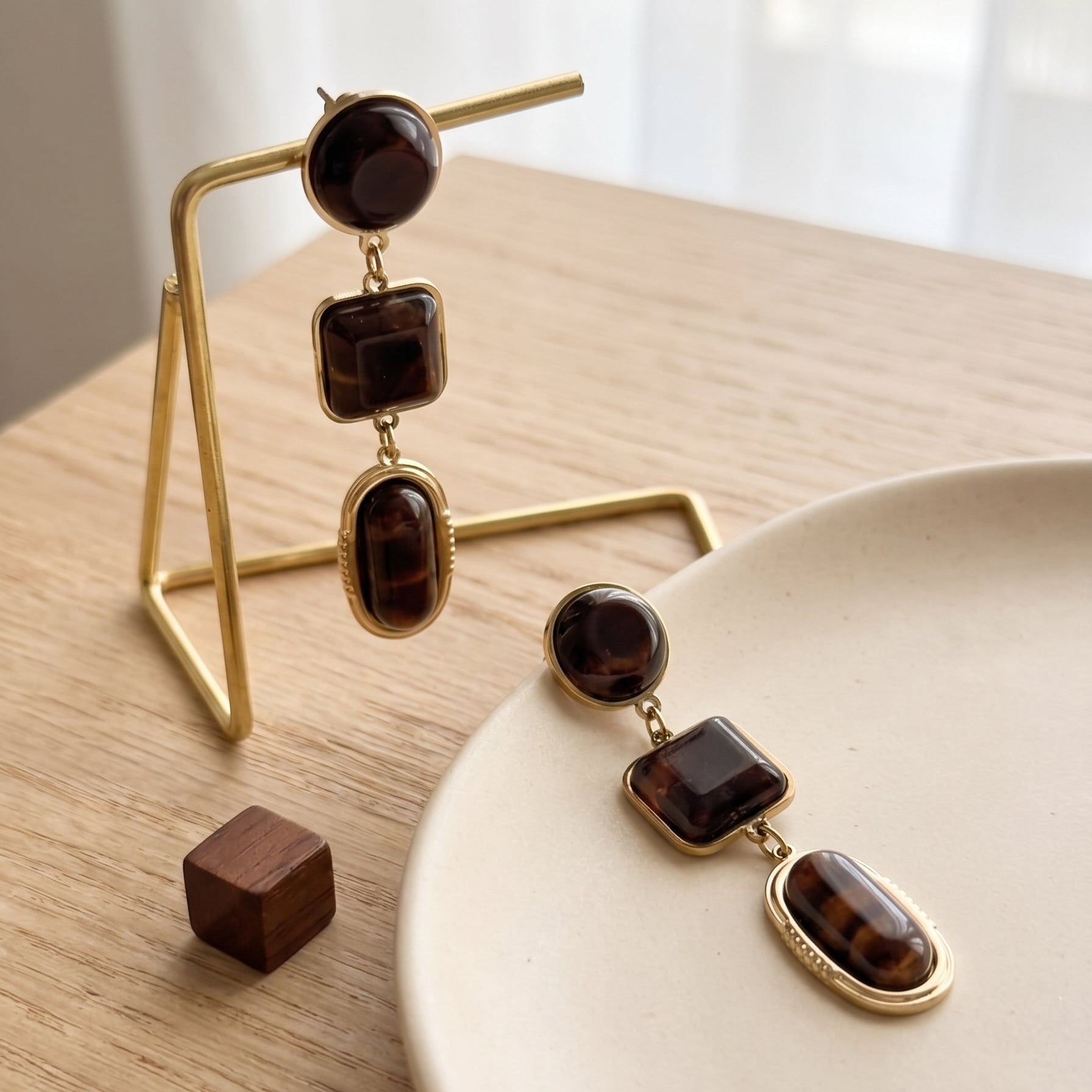 Tess — Boucles d'oreilles Géométriques Ambrées